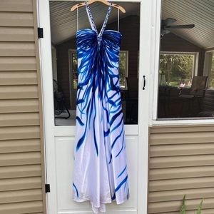 Caché Blue and White